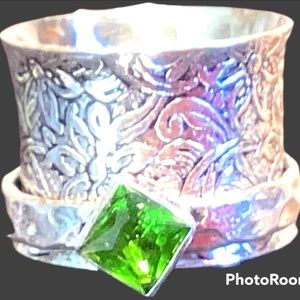 925 Silver, Peridot fidget ring NWOT